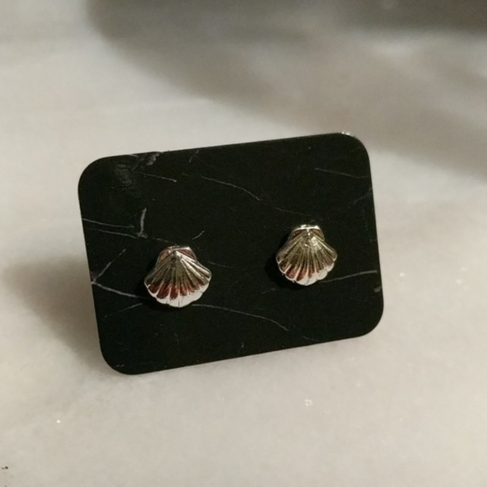 Silver Plated Seashell Shell Stud Earrings - image 1